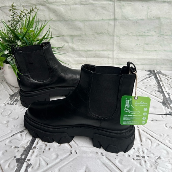 Sam Edelman
Daelyn Lug-Sole Leather Boots women size 9 gently used - Picture 11 of 17